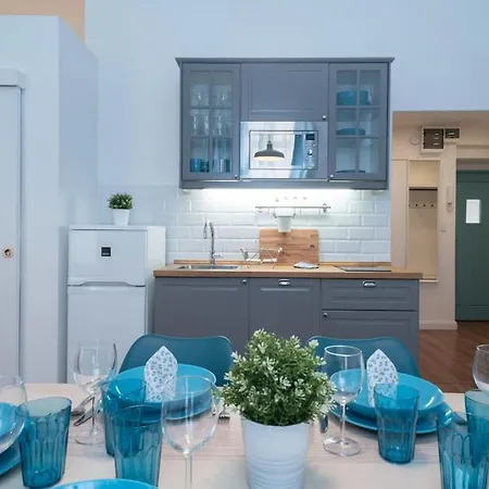Brand New Stylish In The Center-with Ac Apartmán